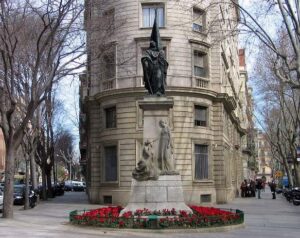 Il monumento a Rafael Casanova a Barcellona.
